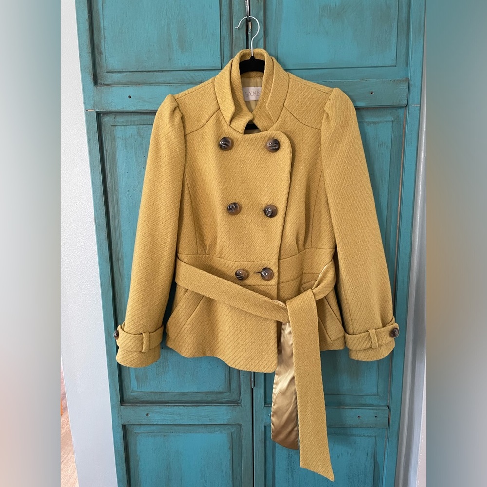 Lynn by Kenneth Lynn, Yellow Jacket.